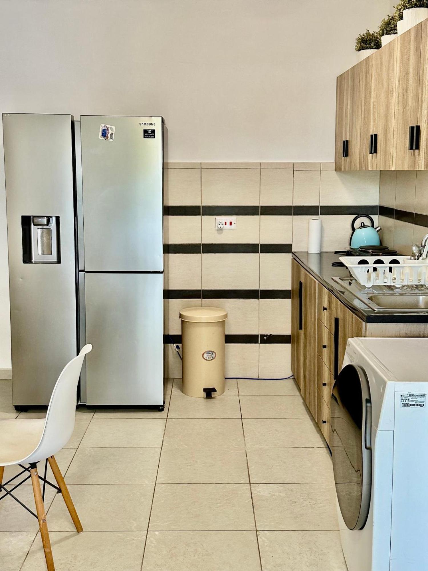 Flat In The Heart Of Ayia Napa/Центр Айя Напыアパートメント エクステリア 写真