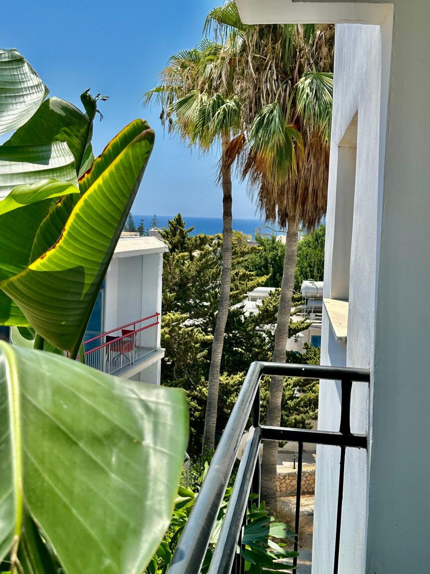 Flat In The Heart Of Ayia Napa/Центр Айя Напыアパートメント エクステリア 写真